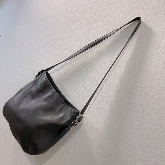 Coach Handbags - COACH 1990’s Vintage Shoulder bag